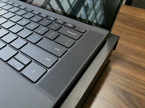 Dell Precision 5560 Core i9-11950H | RAM 32GB | SSD 512GB | RTX A2000 4GB | 15.6 inch 4K (3840 x 2400) Touch - Like New